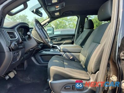 Zdjęcie 7 z 12 samochodu: 2019 NISSAN TITAN XD SV VIN:1N6BA1F4XKN512177 - miniatura