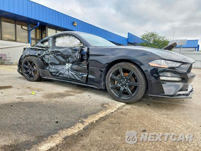Czwarte zdjęcie samochodu z boku: 2018 FORD MUSTANG VIN:1FA6P8TH3J5162561 - miniatura