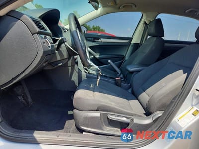 Zdjęcie 7 z 12 samochodu: 2013 VOLKSWAGEN PASSAT S VIN:1VWAP7A36DC080519 - miniatura