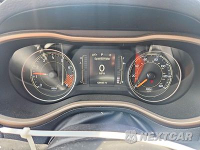 Zdjęcie 9 z 12 samochodu: 2015 JEEP CHEROKEE LATITUDE VIN:1C4PJMCS9FW504102 - miniatura