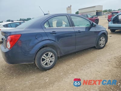 Trzecie zdjęcie samochodu z tyłu: 2015 CHEVROLET SONIC LT VIN:1G1JC5SB5F4198964 - miniatura