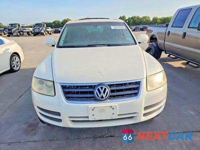Piąte zdjęcie samochodu w środku: 2004 VOLKSWAGEN TOUAREG VIN:WVGBC67L74D038239 - miniatura