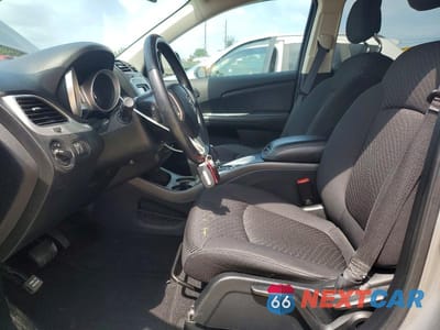 Zdjęcie 7 z 13 samochodu: 2018 DODGE JOURNEY SE VIN:3C4PDCAB8JT228174 - miniatura