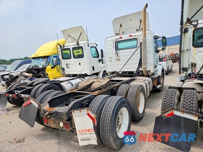 Trzecie zdjęcie samochodu z tyłu: 2013 VOLVO VNM SEMI TRUCK VIN:4V4MC9EG4DN136633 - miniatura