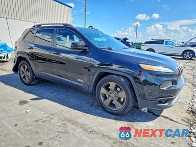 Czwarte zdjęcie samochodu z boku: 2016 JEEP CHEROKEE LATITUDE VIN:1C4PJLCS1GW362226 - miniatura