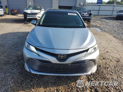 Piąte zdjęcie samochodu w środku: 2018 TOYOTA CAMRY XLE VIN:4T1B11HK6JU035620 - miniatura