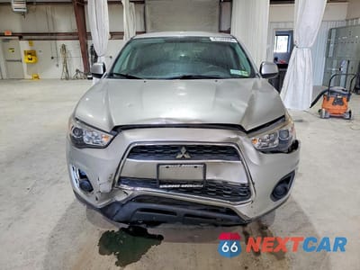 Piąte zdjęcie samochodu w środku: 2015 MITSUBISHI OUTLANDER SPORT ES VIN:4A4AR3AU0FE060295 - miniatura