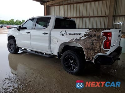 Drugie zdjęcie samochodu z przodu: 2024 CHEVROLET SILVERADO K1500 TRAIL BOSS CUSTOM VIN:3GCUDCED0RG362907 - miniatura
