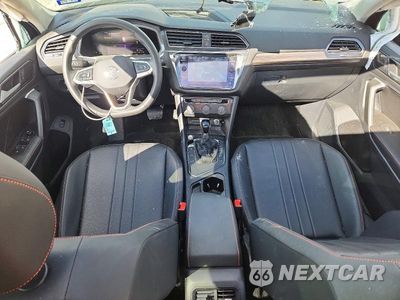 Zdjęcie 8 z 13 samochodu: 2024 VOLKSWAGEN TIGUAN WOLFSBURG VIN:3VVTB7AX9RM231096 - miniatura