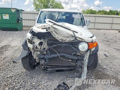 Piąte zdjęcie samochodu w środku: 2013 TOYOTA FJ CRUISER BASE VIN:JTEBU4BFXDK170037 - miniatura