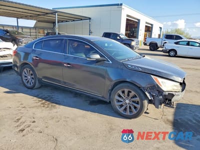 Czwarte zdjęcie samochodu z boku: 2016 BUICK LACROSSE VIN:1G4GB5G36GF174051 - miniatura