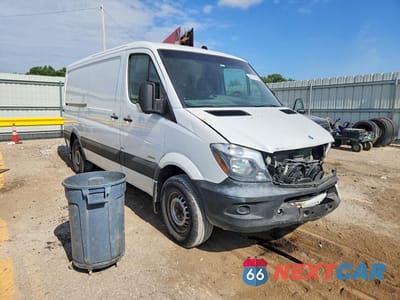 Czwarte zdjęcie samochodu z boku: 2014 MERCEDES-BENZ SPRINTER 2500 VIN:WD3PE7DC3E5834099 - miniatura