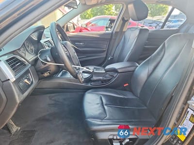Zdjęcie 7 z 12 samochodu: 2018 BMW 320 XI VIN:WBA8E5G5XJNU47102 - miniatura