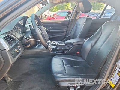 Zdjęcie 7 z 12 samochodu: 2018 BMW 320 XI VIN:WBA8E5G5XJNU47102 - miniatura