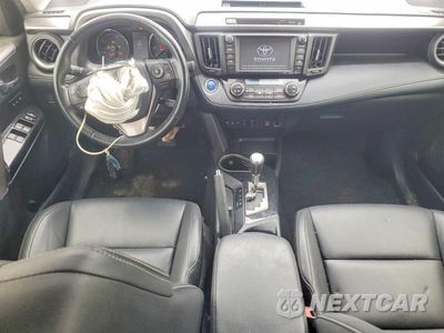 Zdjęcie 8 z 13 samochodu: 2018 TOYOTA RAV4 HV LIMITED VIN:JTMDJREV1JD185905 - miniatura