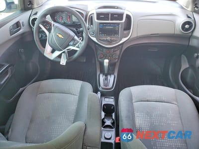 Zdjęcie 8 z 12 samochodu: 2019 CHEVROLET SONIC VIN:1G1JG6SB8K4124930 - miniatura