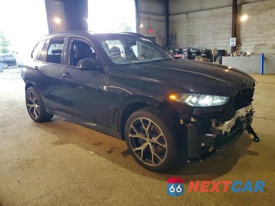 Czwarte zdjęcie samochodu z boku: 2025 BMW X5 XDRIVE40I VIN:5UX23EU01S9Y27557 - miniatura