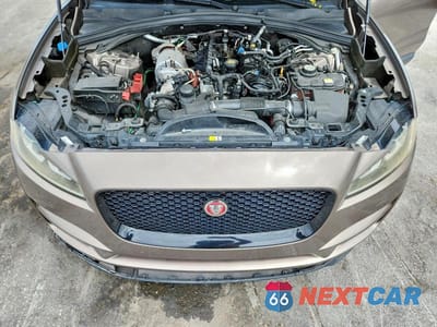 Zdjęcie 12 z 13 samochodu: 2017 JAGUAR F-PACE PREMIUM VIN:SADCJ2BN9HA092332 - miniatura