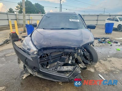 Piąte zdjęcie samochodu w środku: 2019 NISSAN KICKS S VIN:3N1CP5CUXKL565756 - miniatura