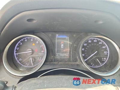 Zdjęcie 9 z 12 samochodu: 2020 TOYOTA CAMRY LE VIN:4T1C11AK4LU944702 - miniatura
