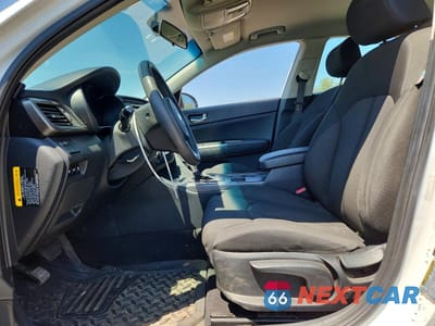 Zdjęcie 7 z 12 samochodu: 2016 KIA OPTIMA LX VIN:KNAGT4L34G5074065 - miniatura