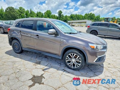Czwarte zdjęcie samochodu z boku: 2017 MITSUBISHI OUTLANDER SPORT ES VIN:JA4AR3AW5HZ048643 - miniatura