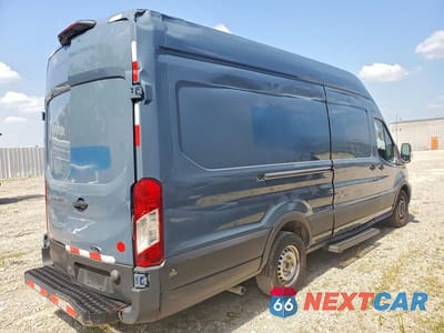 Trzecie zdjęcie samochodu z tyłu: 2020 FORD TRANSIT T-250 VIN:1FTBR3X80LKA47419 - miniatura