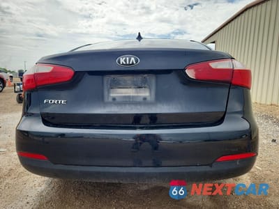 Zdjęcie 6 z 13 samochodu: 2016 KIA FORTE LX VIN:KNAFK4A62G5521651 - miniatura