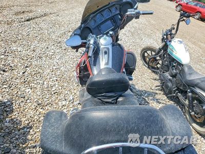 Zdjęcie 6 z 9 samochodu: 2016 HARLEY-DAVIDSON FLHTKSE CVO LIMITED VIN:1HD1TEN17GB955823 - miniatura