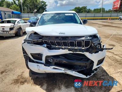 Piąte zdjęcie samochodu w środku: 2023 JEEP GRAND CHEROKEE L OVERLAND VIN:1C4RJKDG2P8718278 - miniatura