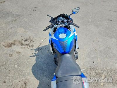 Zdjęcie 6 z 9 samochodu: 2007 HONDA CBR600 RR VIN:JH2PC40057M002110 - miniatura