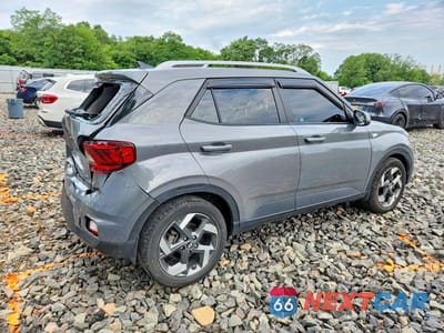 Trzecie zdjęcie samochodu z tyłu: 2021 HYUNDAI VENUE SEL VIN:KMHRC8A31MU089142 - miniatura