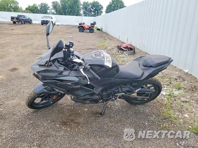 Trzecie zdjęcie samochodu z tyłu: 2025 KAWASAKI EX500 VIN:ML5EXGG19SDA69416 - miniatura