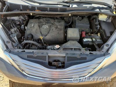 Zdjęcie 12 z 13 samochodu: 2017 TOYOTA SIENNA XLE 8-PASSENGER VIN:5TDYZ3DC7HS778514 - miniatura