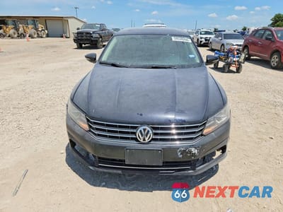Piąte zdjęcie samochodu w środku: 2019 VOLKSWAGEN PASSAT WOLFSBURG VIN:1VWLA7A3XKC009735 - miniatura