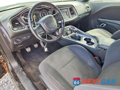 Zdjęcie 8 z 12 samochodu: 2015 DODGE CHALLENGER SXT VIN:2C3CDZAT2FH895305 - miniatura
