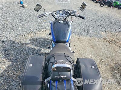 Zdjęcie 6 z 9 samochodu: 1998 HONDA VF750 C2 VIN:JH2RC4335WM300623 - miniatura