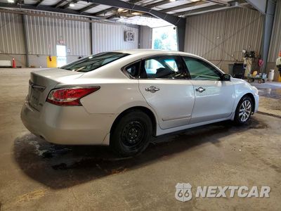 Trzecie zdjęcie samochodu z tyłu: 2014 NISSAN ALTIMA 2.5 S VIN:1N4AL3AP1EN212432 - miniatura