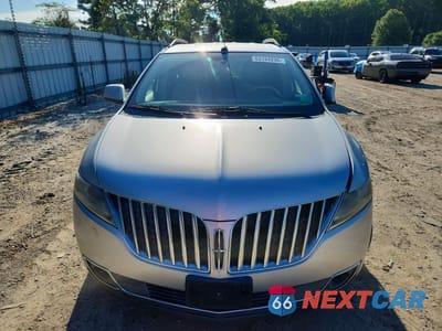 Piąte zdjęcie samochodu w środku: 2011 LINCOLN MKX VIN:2LMDJ8JK7BBJ07447 - miniatura
