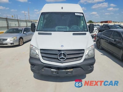 Piąte zdjęcie samochodu w środku: 2016 MERCEDES-BENZ SPRINTER 2500 VIN:WD3PE7DD5GP173370 - miniatura
