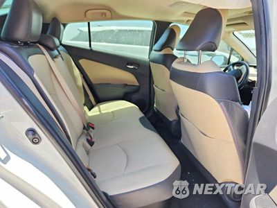 Zdjęcie 10 z 12 samochodu: 2018 TOYOTA PRIUS FOUR VIN:JTDKARFU4J3547874 - miniatura
