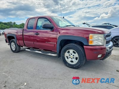 Czwarte zdjęcie samochodu z boku: 2008 CHEVROLET SILVERADO K1500 VIN:1GCEK19J08Z162509 - miniatura