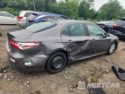 Trzecie zdjęcie samochodu z tyłu: 2019 TOYOTA CAMRY LE VIN:4T1B31HK4KU516039 - miniatura