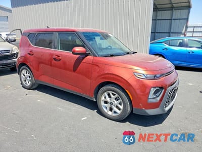 Czwarte zdjęcie samochodu z boku: 2022 KIA SOUL LX VIN:KNDJ23AU5N7821806 - miniatura