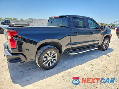 Trzecie zdjęcie samochodu z tyłu: 2022 CHEVROLET SILVERADO LTD K1500 RST VIN:1GCUYEED1NZ207664 - miniatura