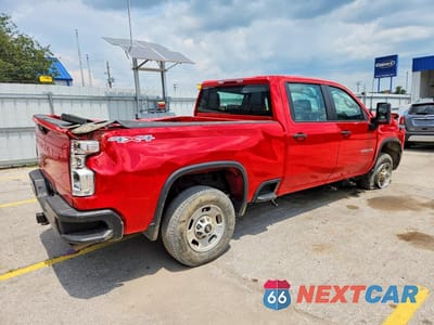 Trzecie zdjęcie samochodu z tyłu: 2024 CHEVROLET SILVERADO K2500 HEAVY DUTY VIN:2GC4YLE74R1240011 - miniatura