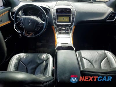 Zdjęcie 8 z 13 samochodu: 2016 LINCOLN MKX RESERVE VIN:2LMTJ6LR7GBL56056 - miniatura