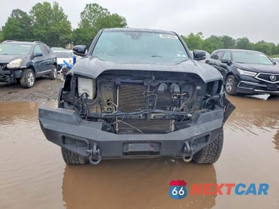 Piąte zdjęcie samochodu w środku: 2018 TOYOTA TACOMA TRD OFF-ROAD VIN:5TFSZ5AN1JX148169 - miniatura