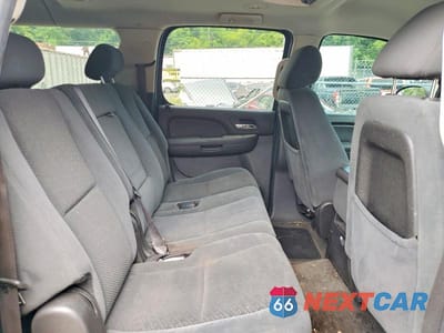 Zdjęcie 11 z 13 samochodu: 2008 CHEVROLET SUBURBAN K1500 LS VIN:1GNFK163X8J246000 - miniatura