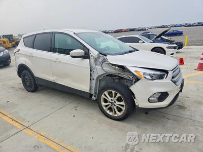 Czwarte zdjęcie samochodu z boku: 2017 FORD ESCAPE SE VIN:1FMCU9GD5HUD07842 - miniatura